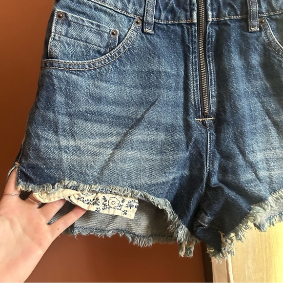 Free People Sunkissed Denim Short Overalls Zip Front Jean Shortalls NEW Size 4 - Picture 3 of 11